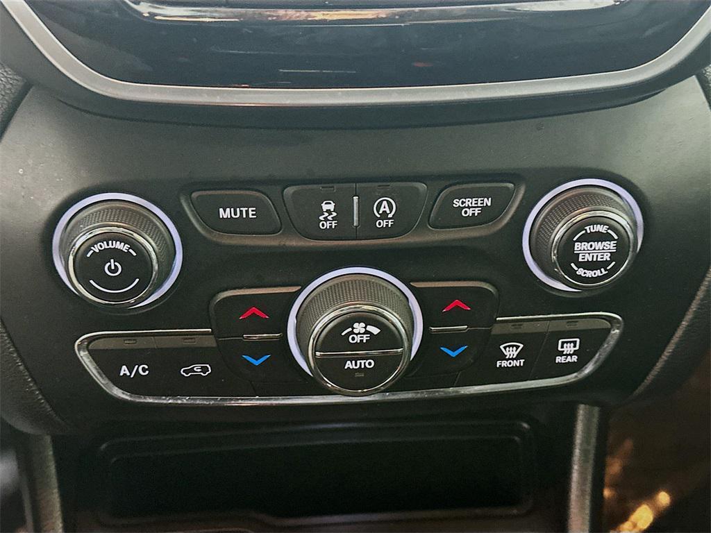 used 2020 Jeep Cherokee car, priced at $19,935