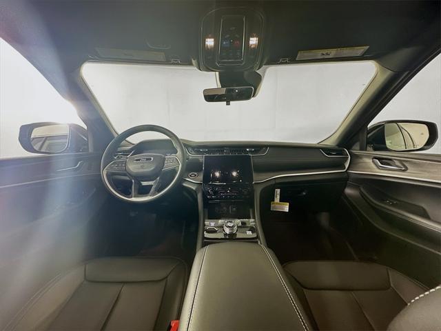 new 2025 Jeep Grand Cherokee car, priced at $45,979