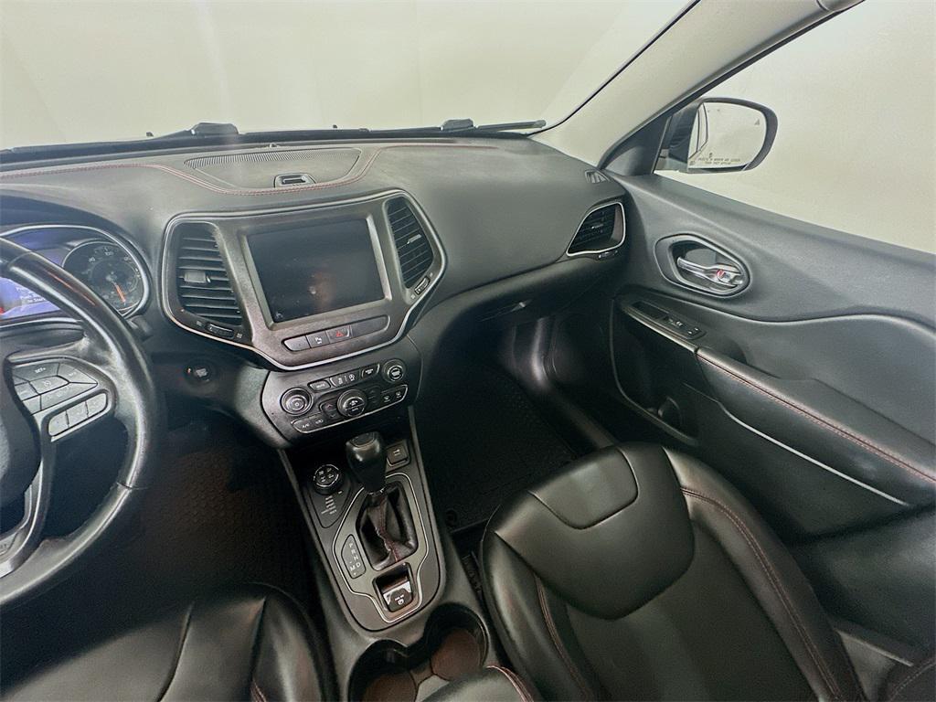 used 2019 Jeep Cherokee car, priced at $18,435