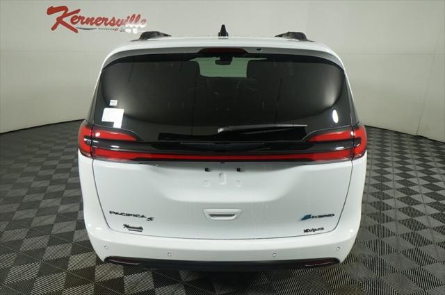 new 2024 Chrysler Pacifica Hybrid car, priced at $56,512