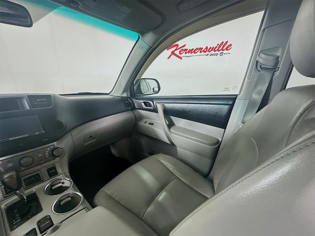 used 2011 Toyota Highlander car, priced at $9,985