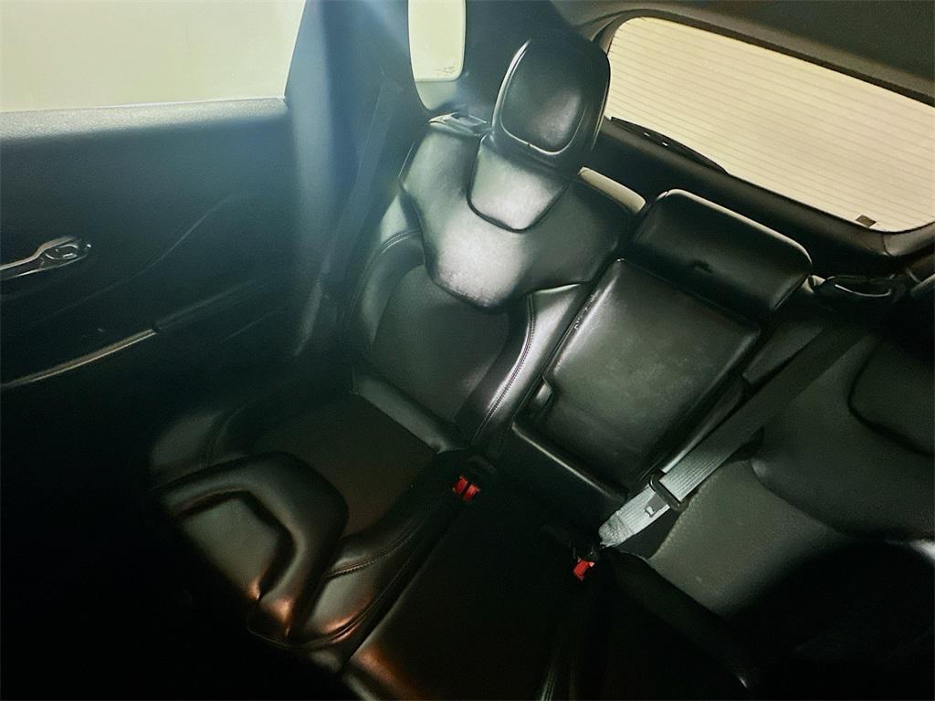 used 2021 Jeep Cherokee car, priced at $18,335