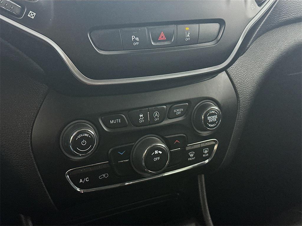 used 2021 Jeep Cherokee car, priced at $18,335