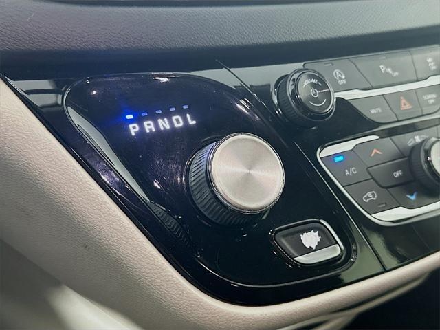 used 2018 Chrysler Pacifica car, priced at $10,785