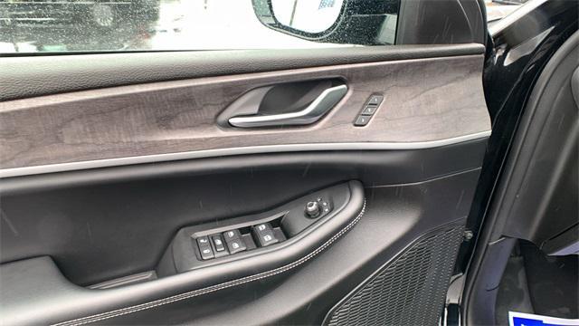 used 2023 Jeep Grand Cherokee car, priced at $35,999