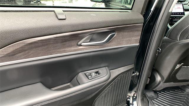 used 2023 Jeep Grand Cherokee car, priced at $35,999
