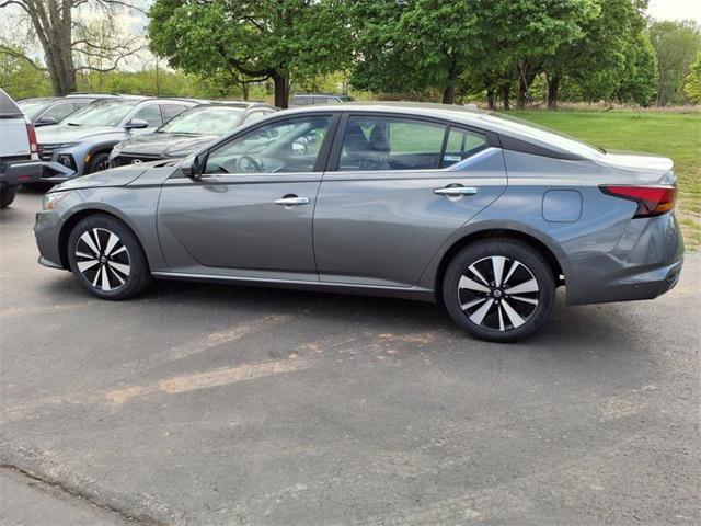 used 2022 Nissan Altima car, priced at $23,999