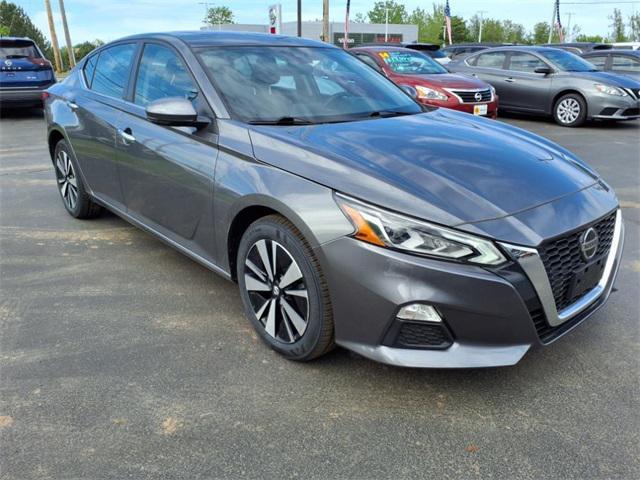 used 2022 Nissan Altima car, priced at $23,999