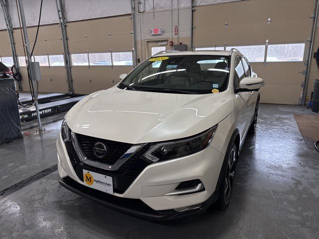 used 2020 Nissan Rogue Sport car, priced at $23,999