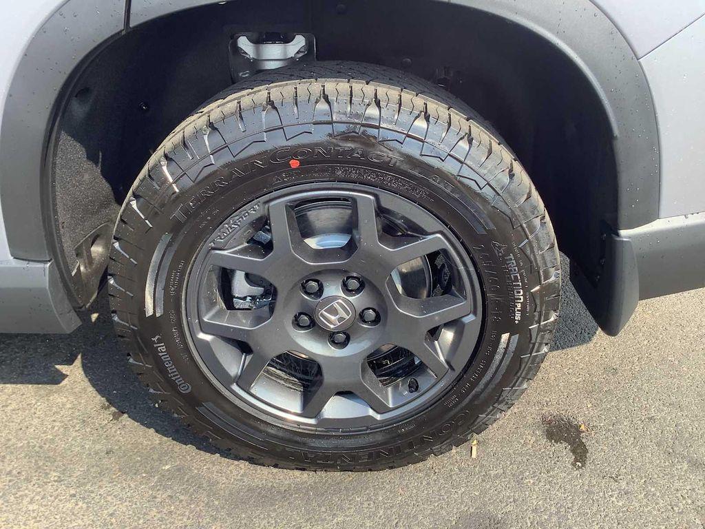 new 2025 Honda Pilot car, priced at $48,895