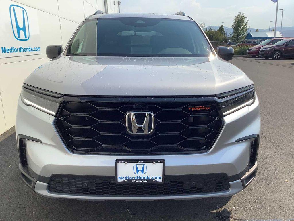new 2025 Honda Pilot car, priced at $48,895