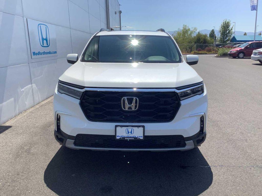 new 2025 Honda Pilot car, priced at $48,908