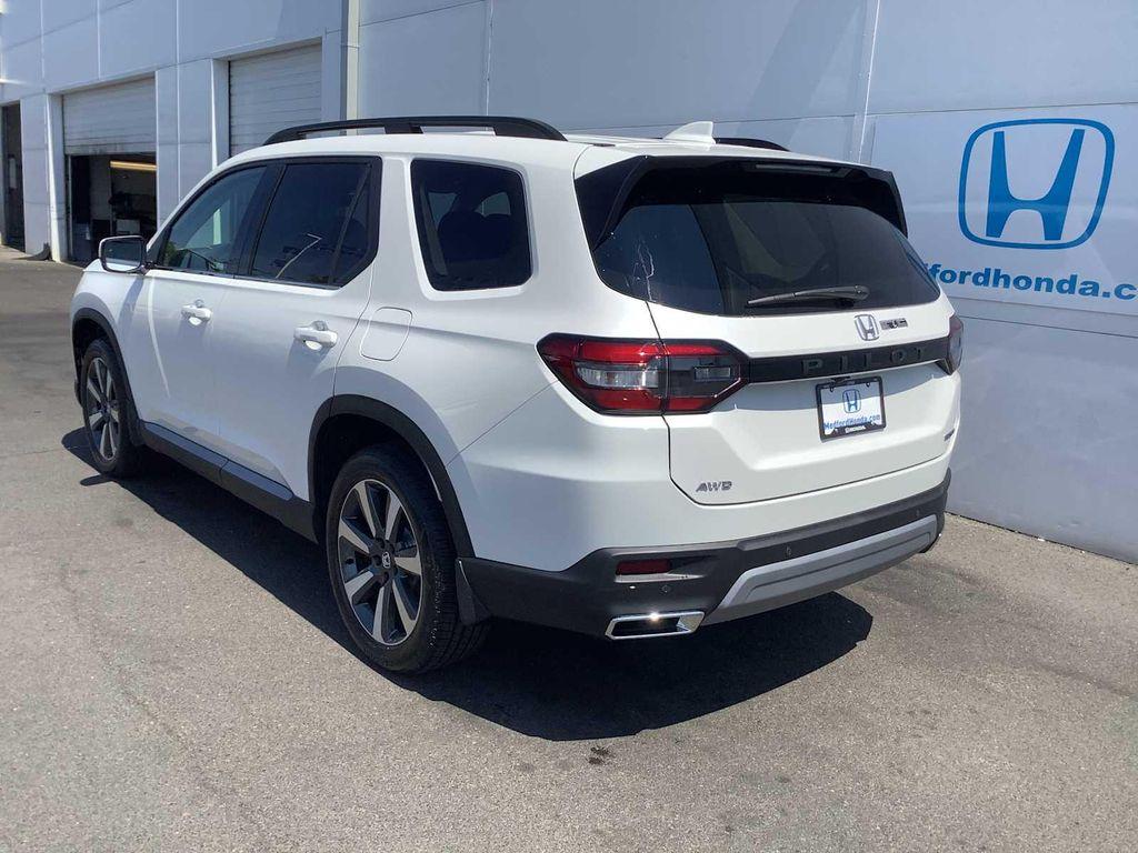 new 2025 Honda Pilot car, priced at $48,908