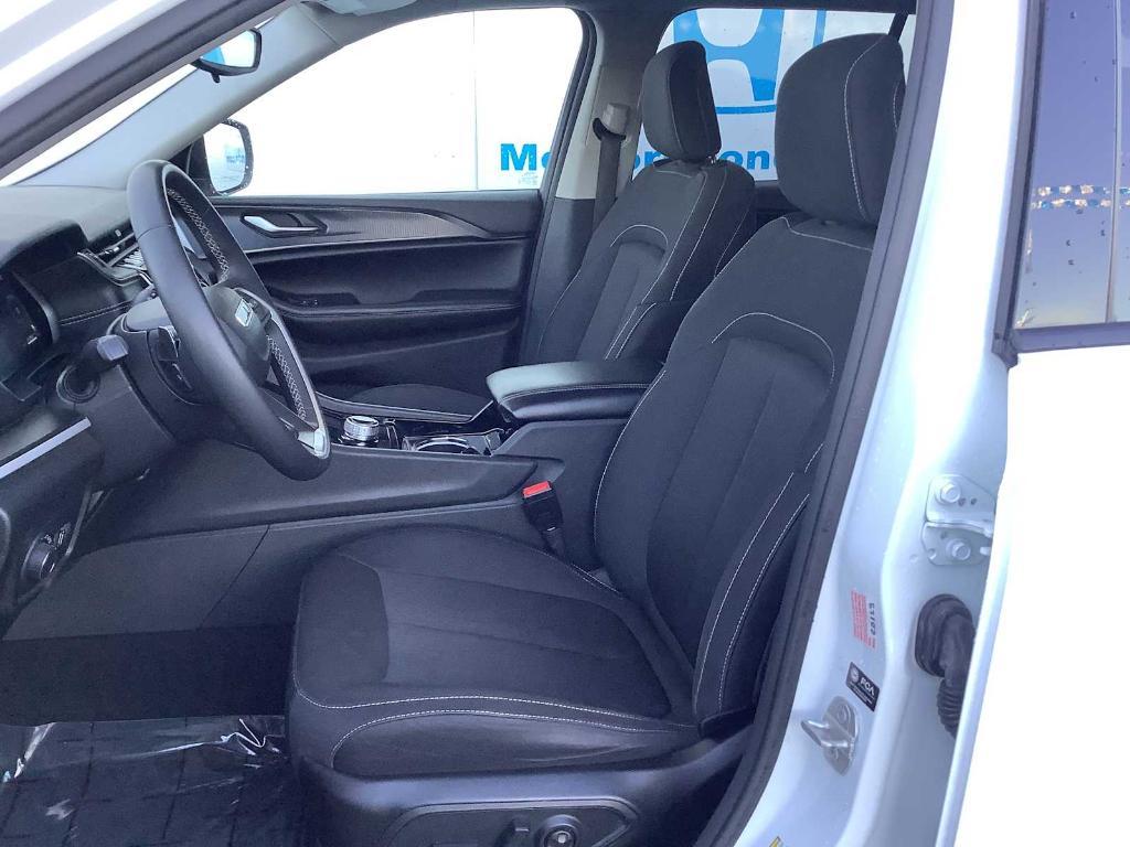 used 2023 Jeep Grand Cherokee car, priced at $26,967