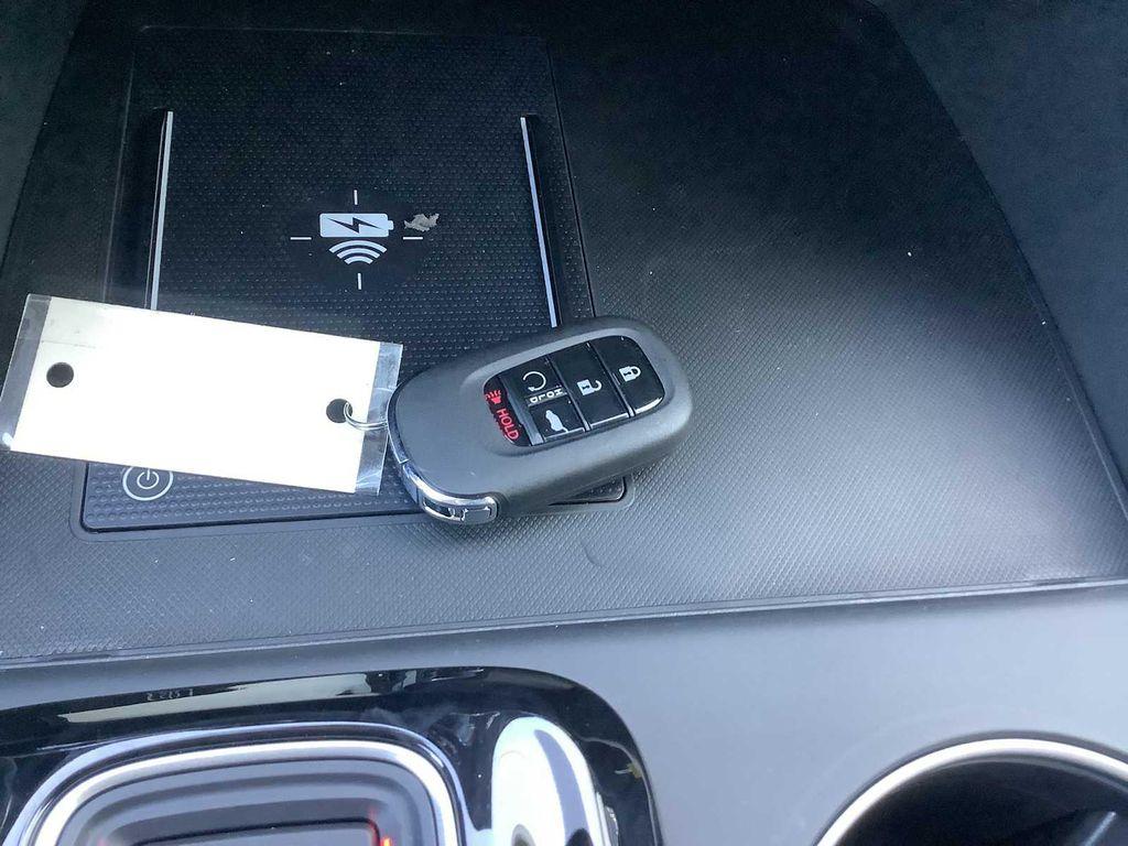 new 2025 Honda Pilot car, priced at $49,050