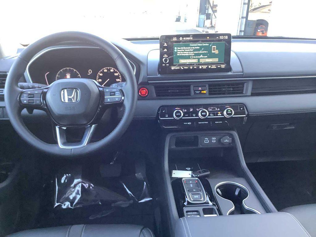 new 2025 Honda Pilot car, priced at $49,050