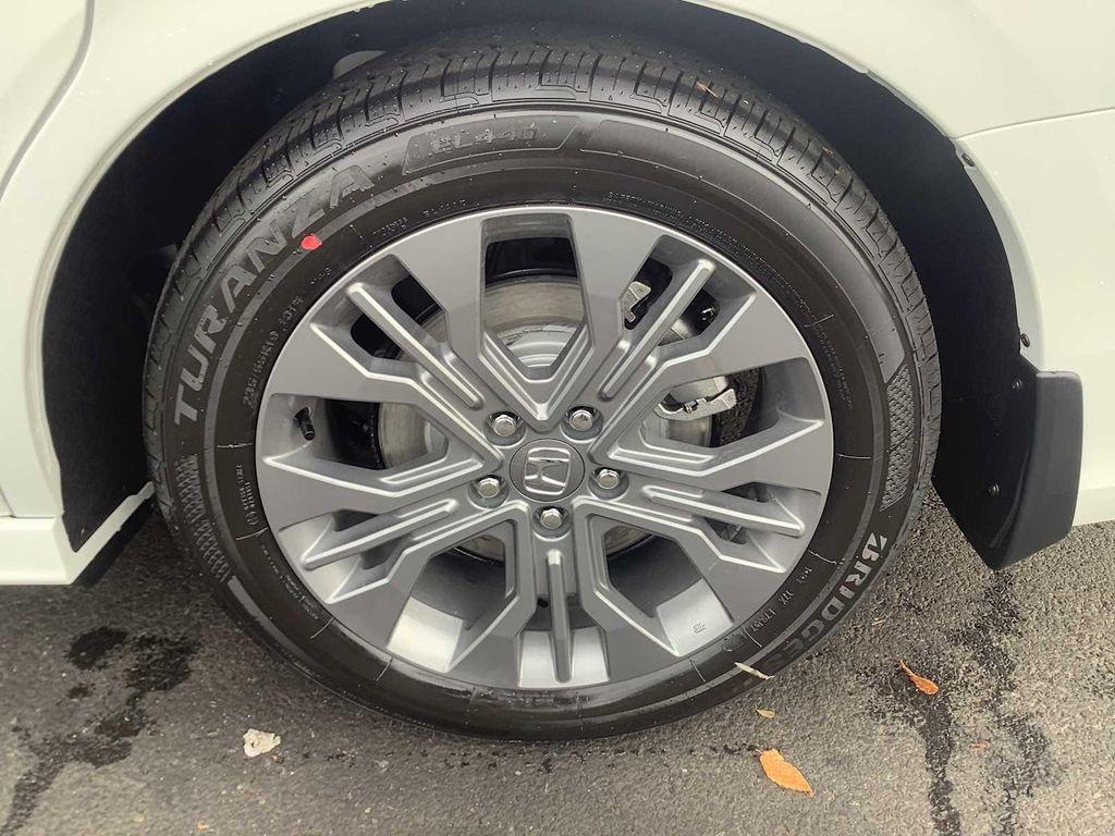 new 2026 Honda Odyssey car, priced at $47,945