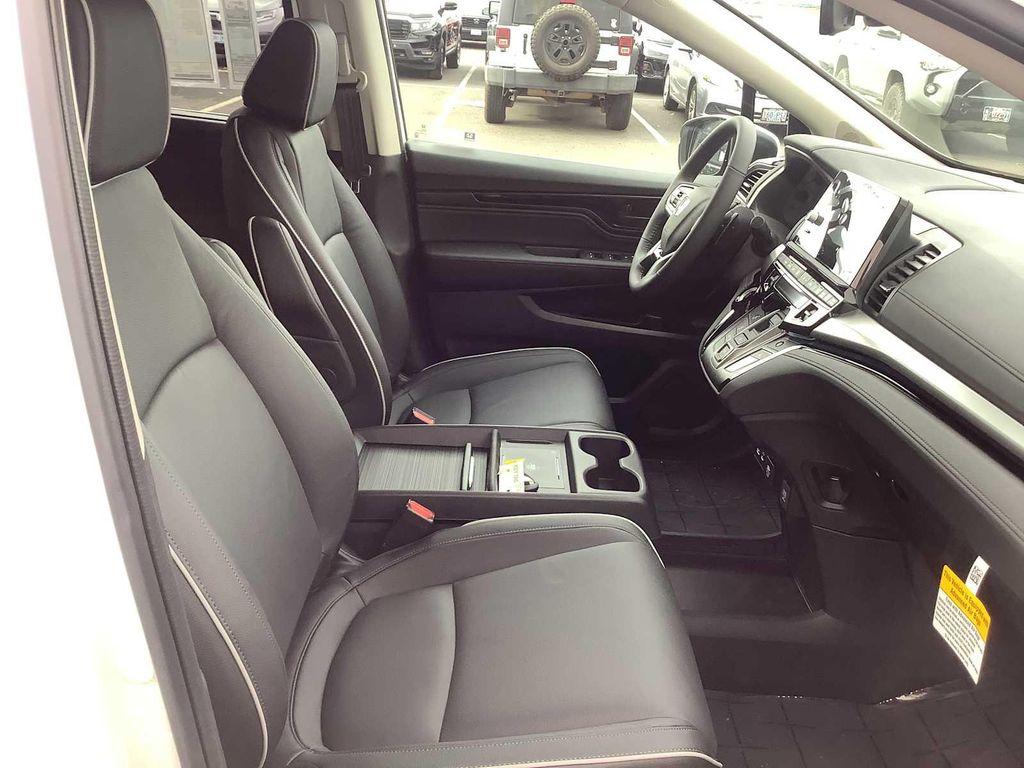 new 2026 Honda Odyssey car, priced at $47,945
