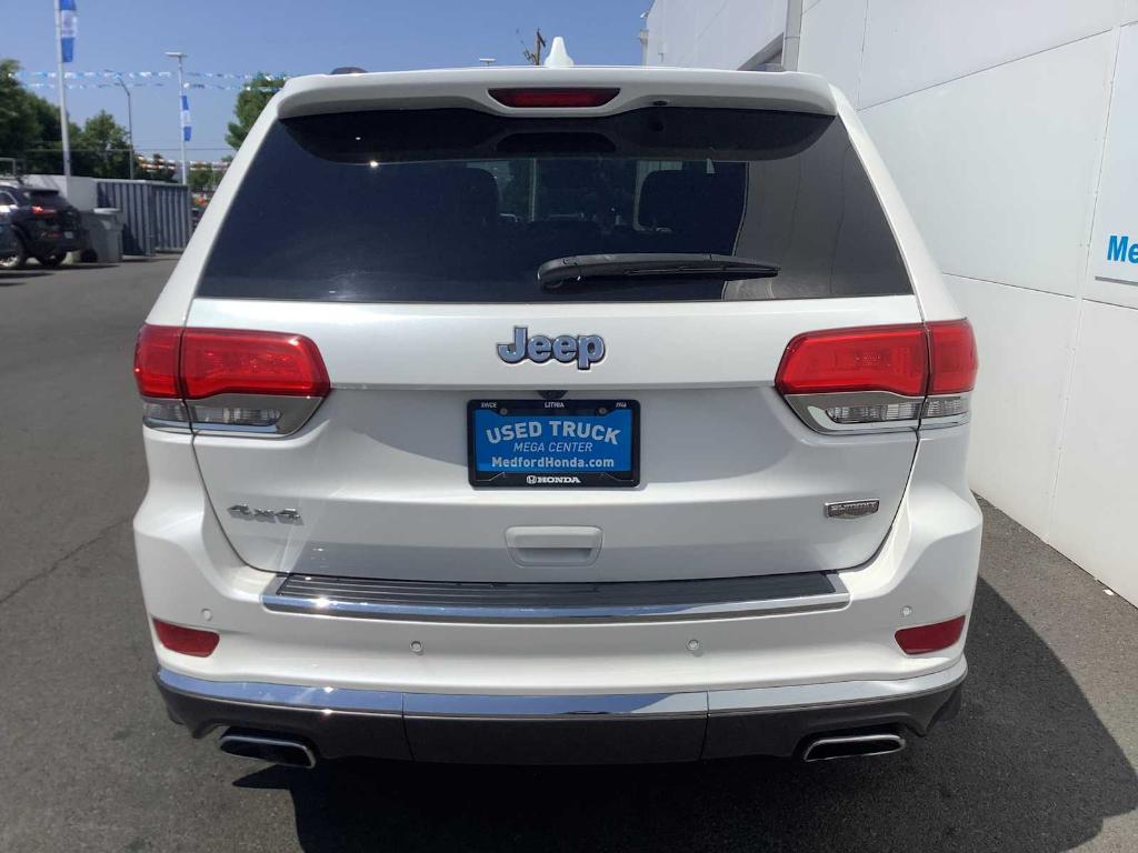 used 2017 Jeep Grand Cherokee car, priced at $22,917
