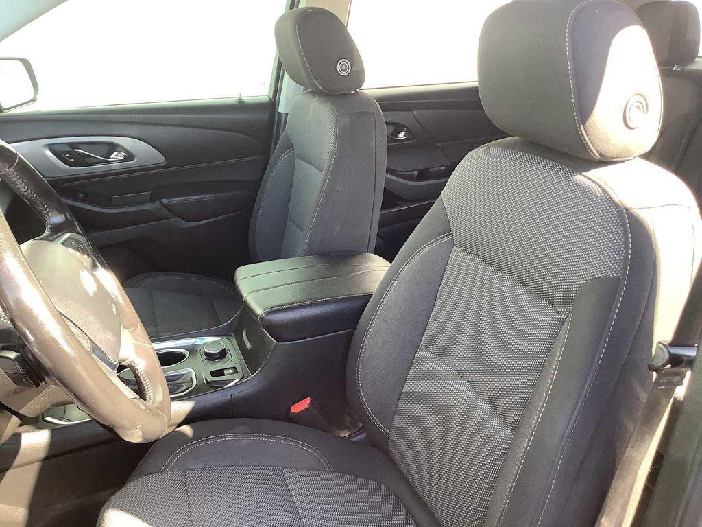 used 2020 Chevrolet Traverse car, priced at $22,167