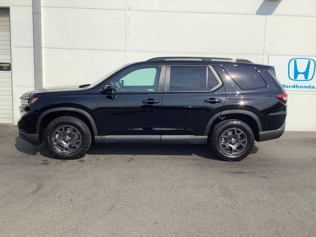 new 2025 Honda Pilot car, priced at $48,850