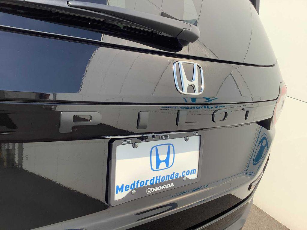 new 2025 Honda Pilot car, priced at $48,850