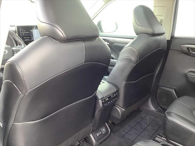 used 2022 Toyota Highlander car, priced at $44,587