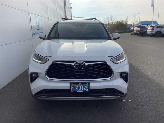 used 2022 Toyota Highlander car, priced at $44,587