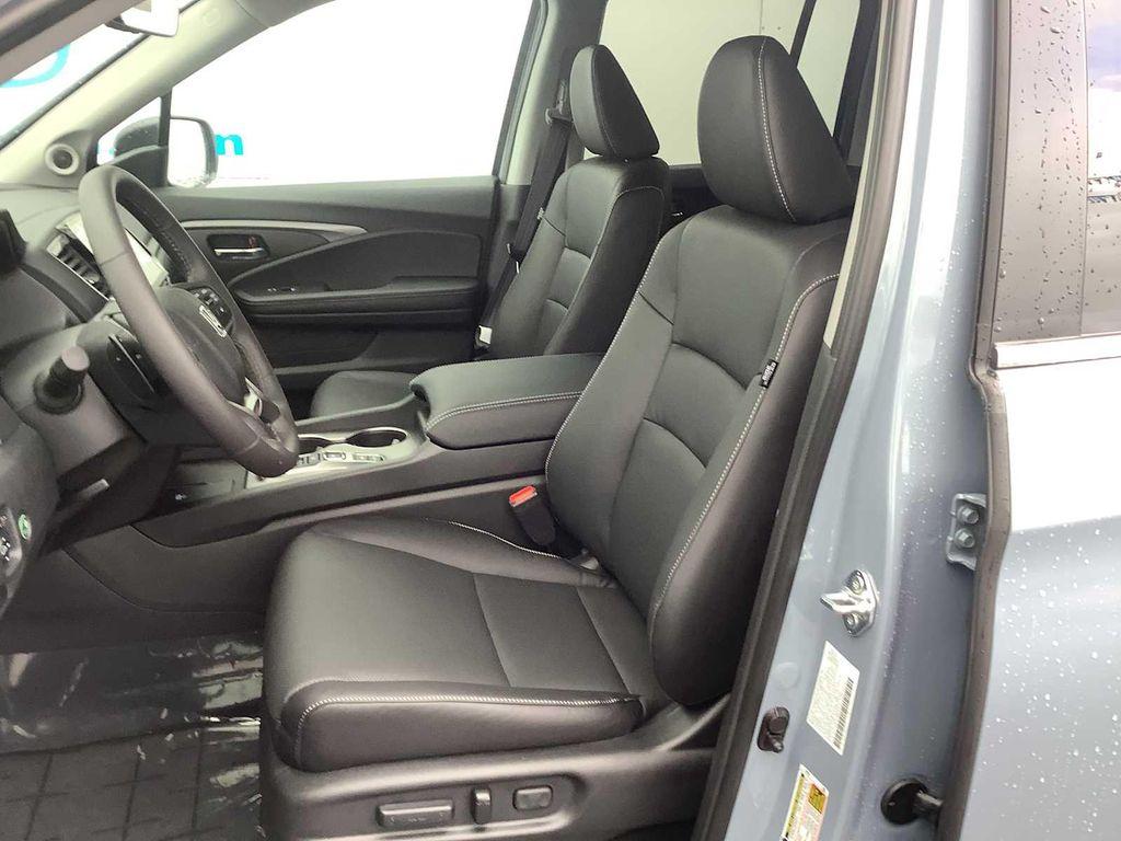new 2025 Honda Ridgeline car, priced at $42,193