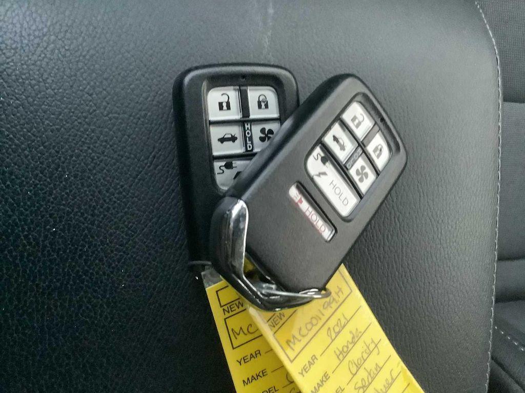 used 2021 Honda Clarity Plug-In Hybrid car, priced at $20,985