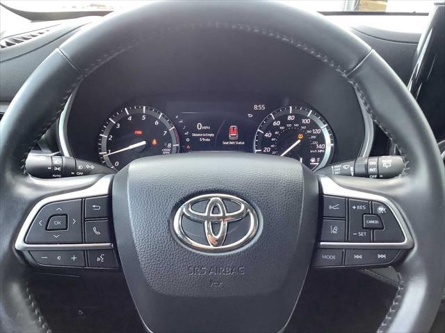 used 2021 Toyota Highlander car, priced at $34,967