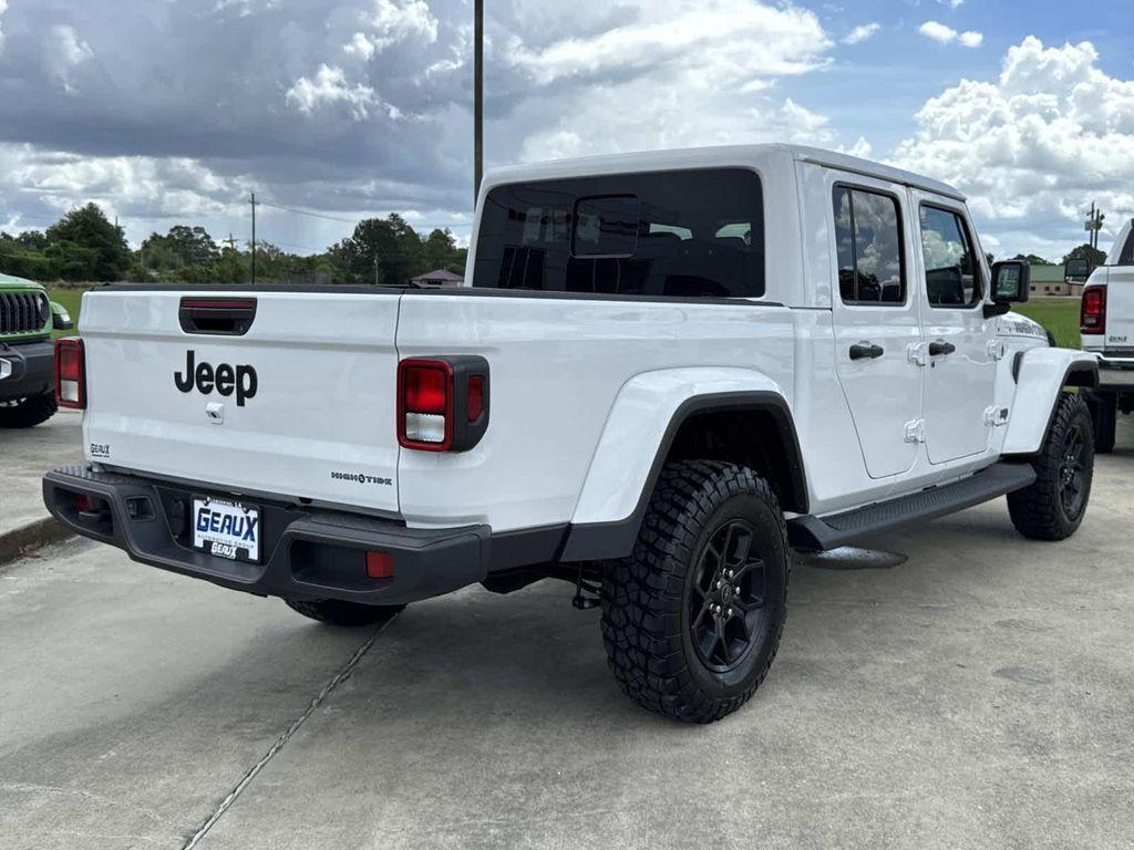 new 2025 Jeep Gladiator car, priced at $41,060