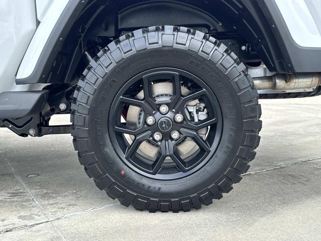 new 2025 Jeep Gladiator car, priced at $41,060