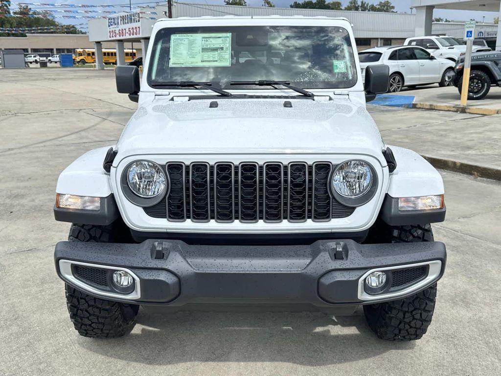 new 2025 Jeep Gladiator car, priced at $41,060
