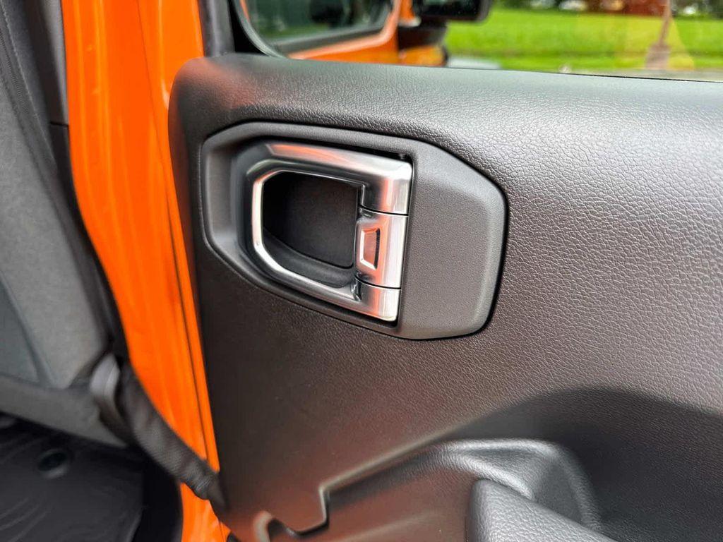 new 2025 Jeep Wrangler car, priced at $47,575