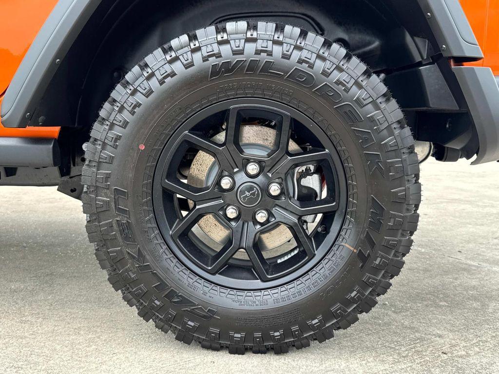 new 2025 Jeep Wrangler car, priced at $57,575