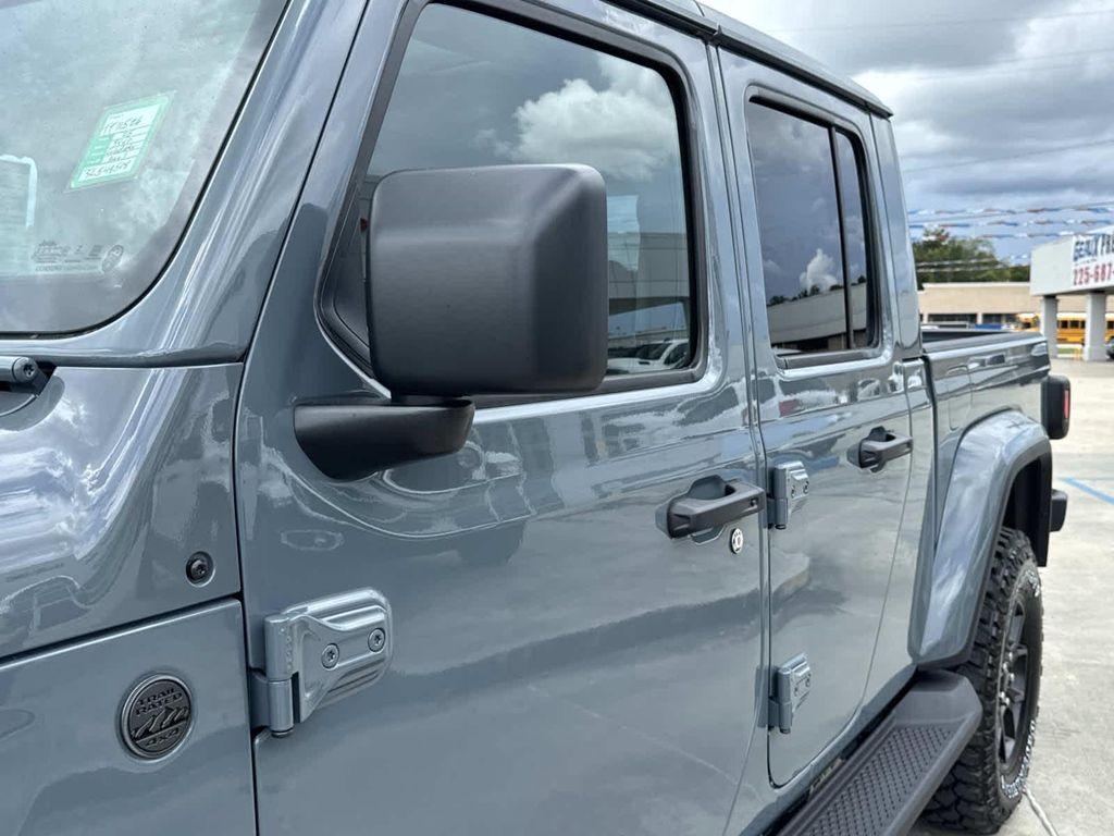 new 2025 Jeep Gladiator car, priced at $42,105