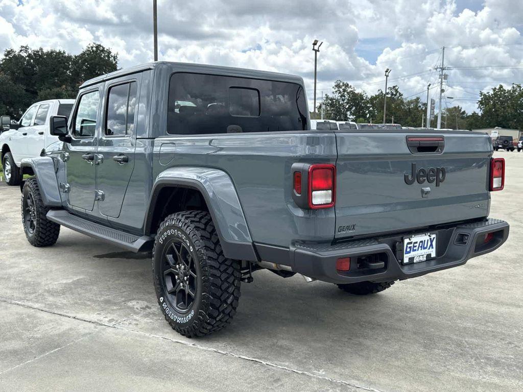 new 2025 Jeep Gladiator car, priced at $42,105