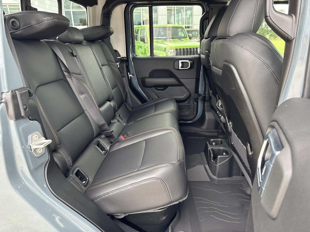 new 2025 Jeep Gladiator car, priced at $42,105