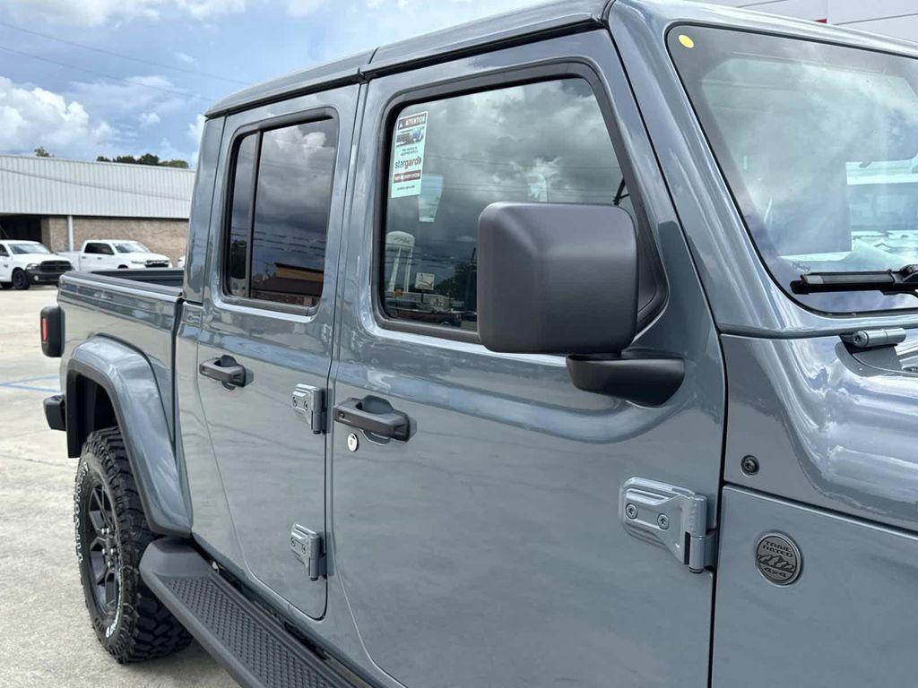 new 2025 Jeep Gladiator car, priced at $42,105