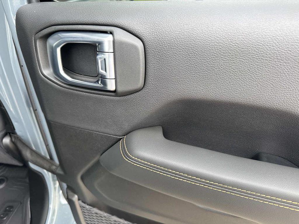 new 2025 Jeep Gladiator car, priced at $42,105