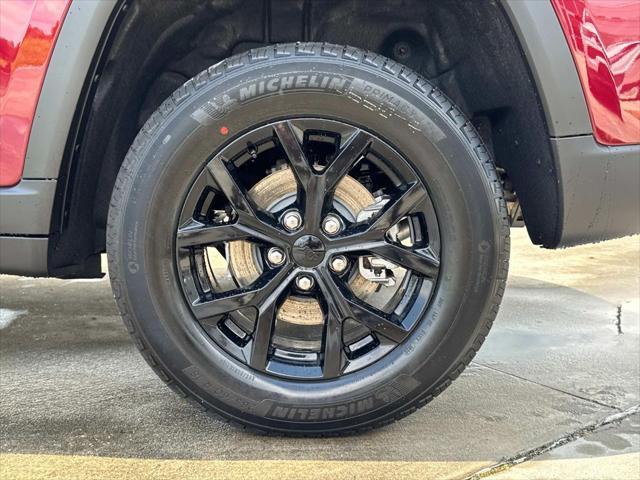 new 2025 Jeep Grand Cherokee car, priced at $44,730