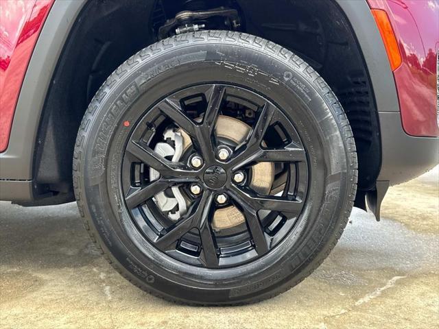 new 2025 Jeep Grand Cherokee car, priced at $44,730