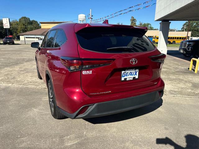 used 2022 Toyota Highlander car, priced at $32,997