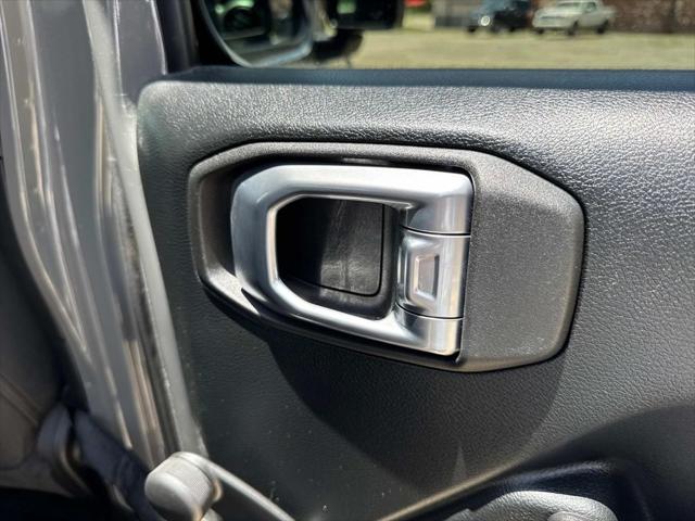 used 2021 Jeep Gladiator car, priced at $32,227