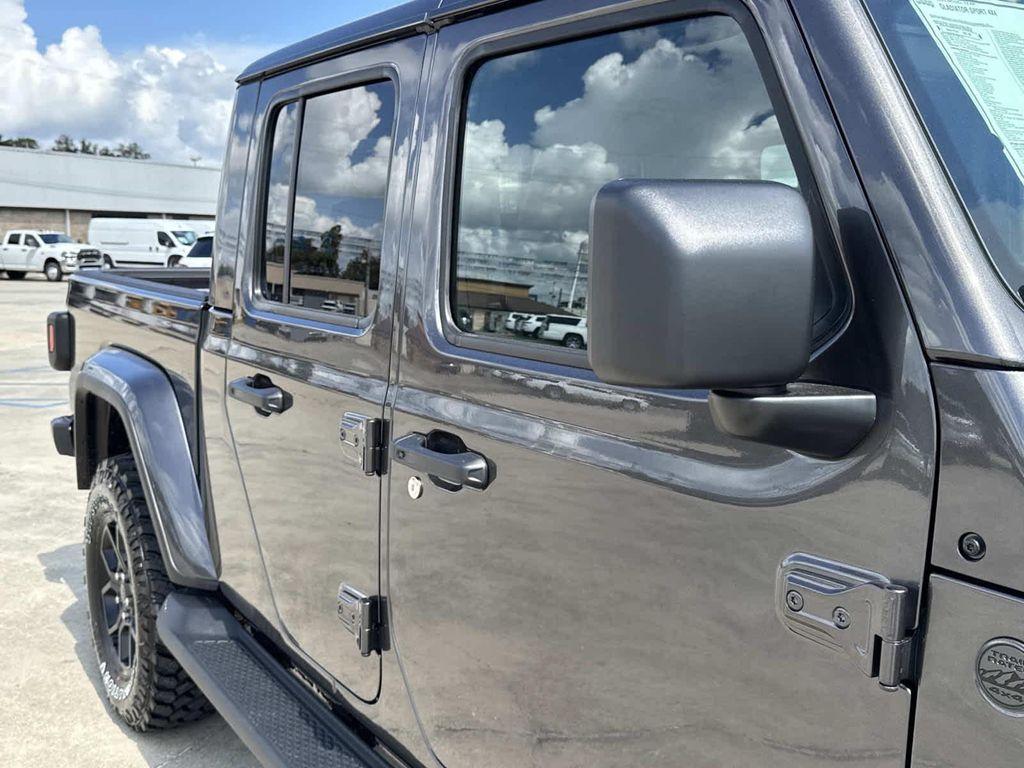 new 2025 Jeep Gladiator car, priced at $42,105
