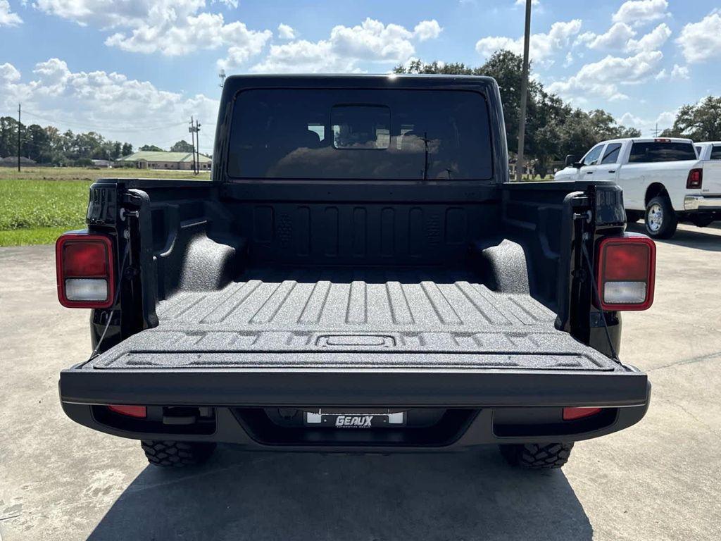 new 2025 Jeep Gladiator car, priced at $42,660
