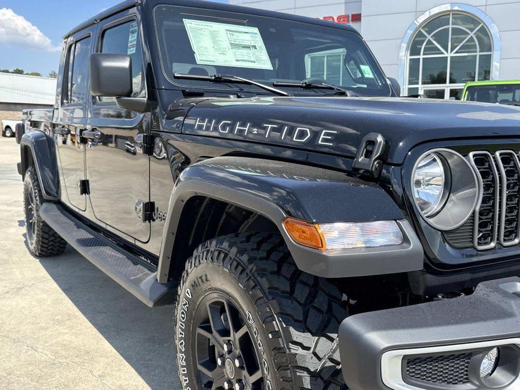 new 2025 Jeep Gladiator car, priced at $42,660