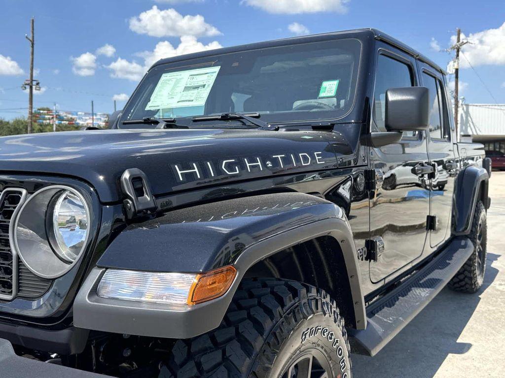 new 2025 Jeep Gladiator car, priced at $42,660