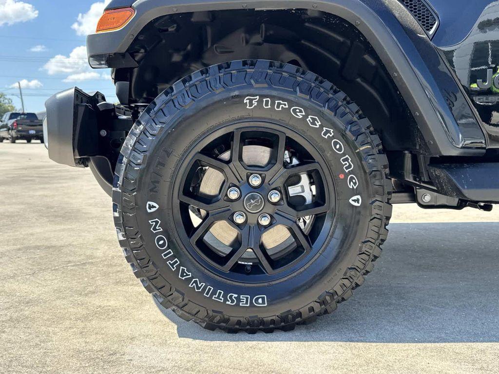 new 2025 Jeep Gladiator car, priced at $42,660